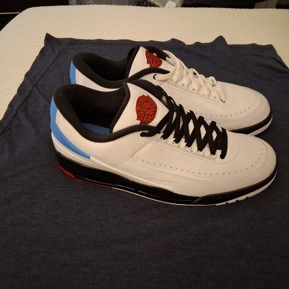 Jordan's 2/3 UNC to Chicago NWOB Size 13 FD0383-104 - Picture 6 of 9